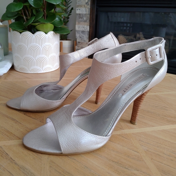 Nine West Jendavi Silver Leather Sandals - Picture 7 of 10